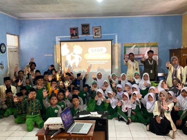KKN Unugha 2025 Gelar Sosialisasi Stop Bullying untuk Siswa MI Ma'arif 01Limbangan